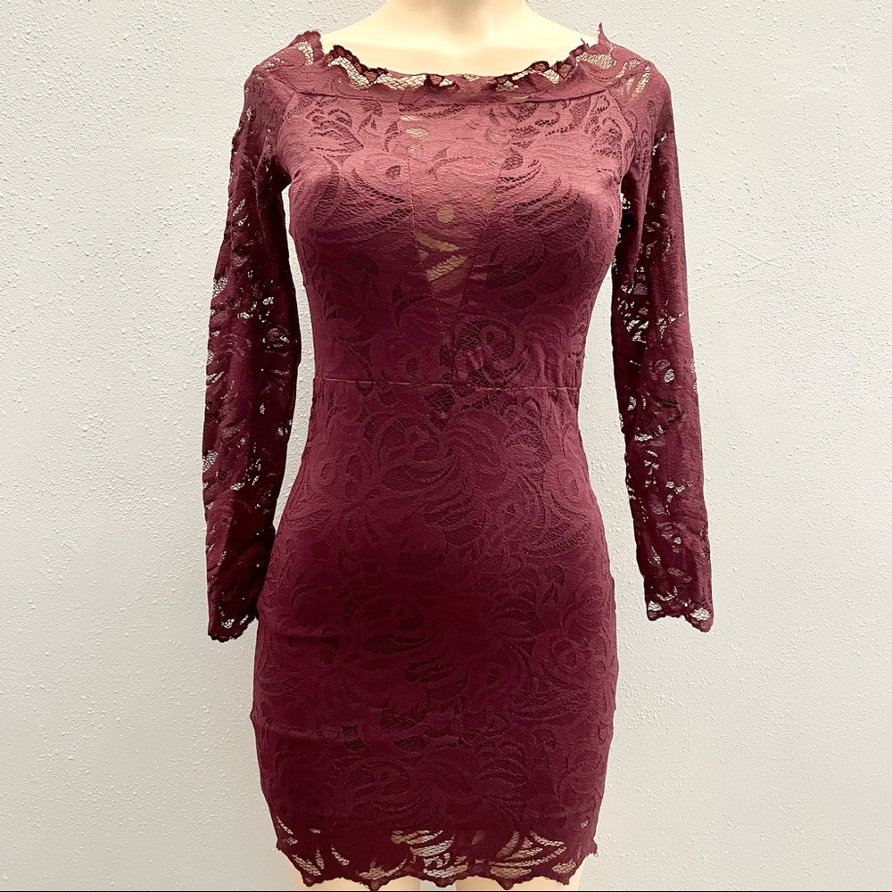 H&M Lace Off-The-Shoulder Bodycon Dress with long sleeves in Burgundy Plum color
